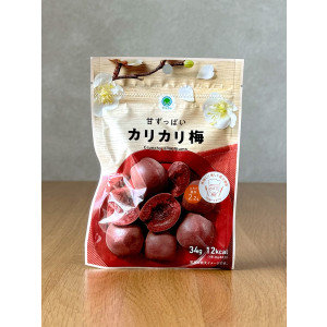 [ 패밀리마트 ] 아마줏파이 카리카리 우메 34g / 달콤새콤한 매실 / 일본편의점 과자