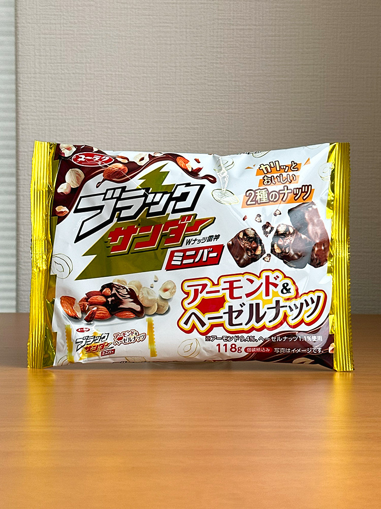 [ 유라쿠제과 ] 블랙썬더 미니바 아몬드&헤이즐넛 118g / 견과류 초코바 / 일본 초콜릿