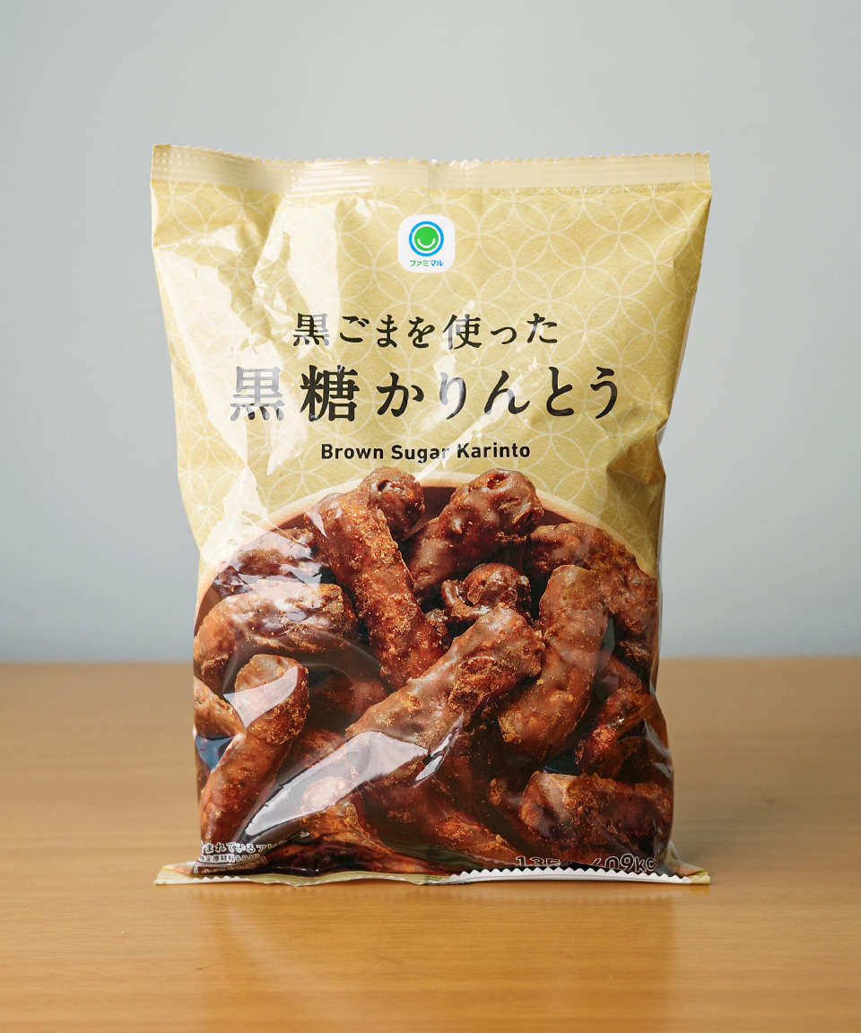 패밀리마트 참깨 흑당 카린토우 135g 일본 편의점 간식
