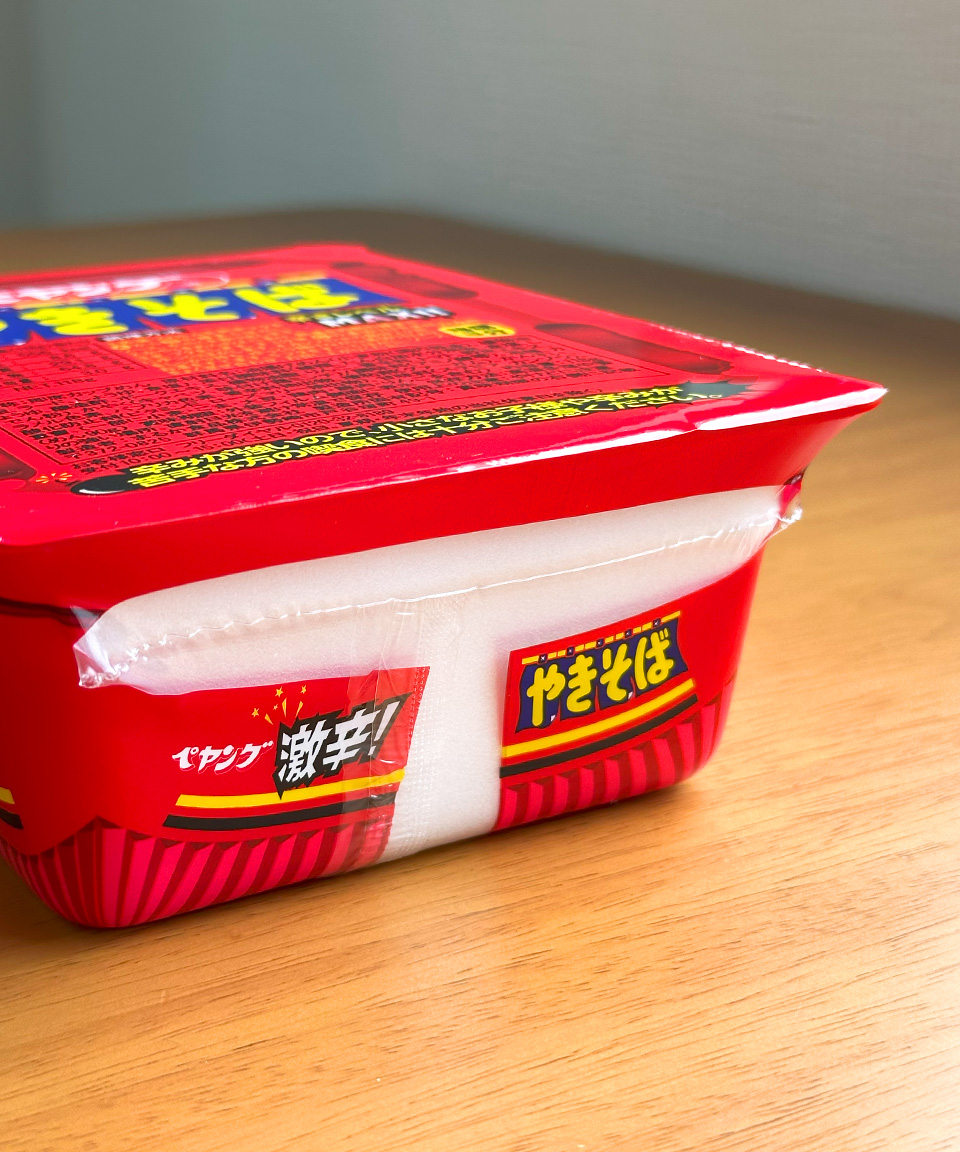 일본 컵라면 페양구 ﻿﻿﻿﻿매운 야끼소바 118g 게키카라 라멘